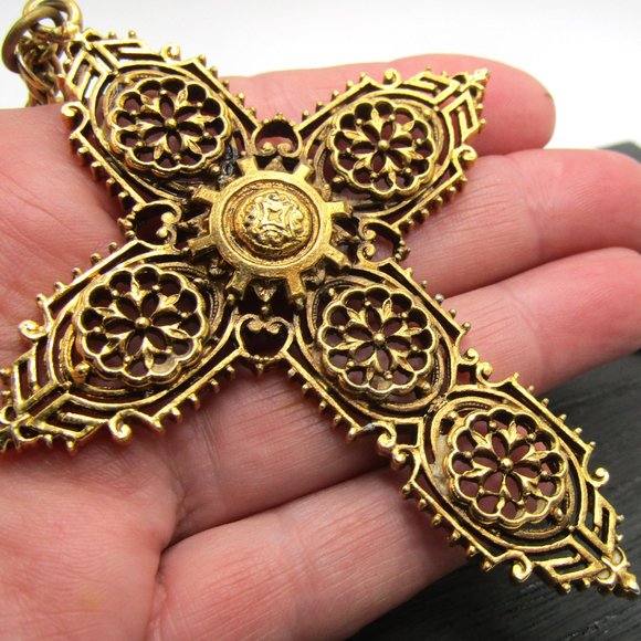 Vintage Arthur Pepper Cross Necklace Gothic Ornate Gold Tone Art 1960s - Picture 3 of 6